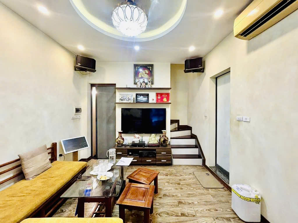 Bán nhà mặt phố Bách Khoa 30m2 5 tầng kinh doanh sầm uất nhỉnh 14 tỷ