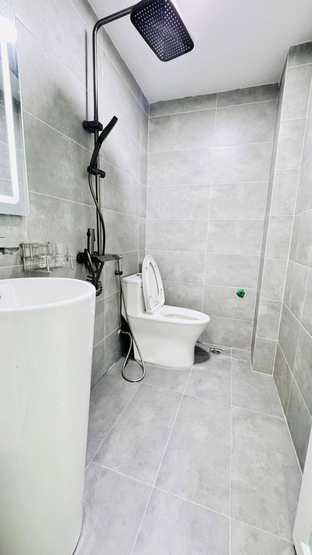 SIÊU PHẨM KHƯƠNG ĐÌNH NHÀ DÂN 5 TẦNG XÂY ĐỂ Ở - NHÀ MỚI ĐẸP LUNG CON BÀ LINH- SỔ 35M2 THỰC TẾ 40M2, MẶT TIỀN 3,8 MÉT. GIÁ 8.85 TỶ