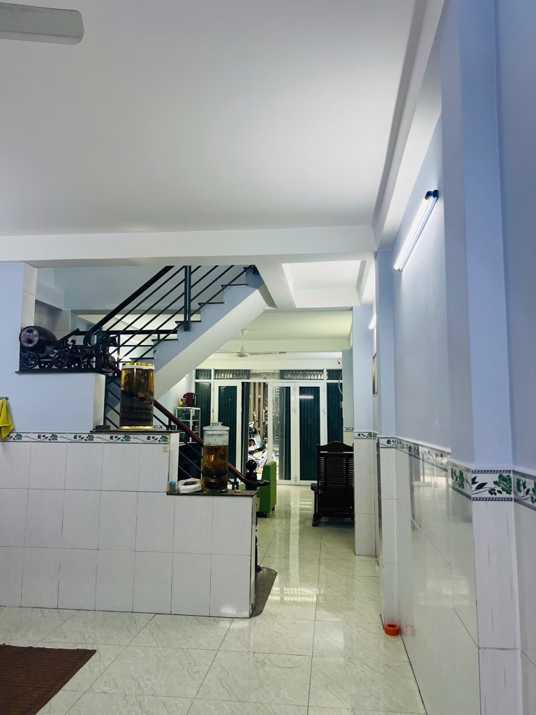 BÁN NHÀ ĐẸP KHU TÊN LỬA ĐƯỜNG 6M 70M2 NHỈNH 5 TỶ XÍU