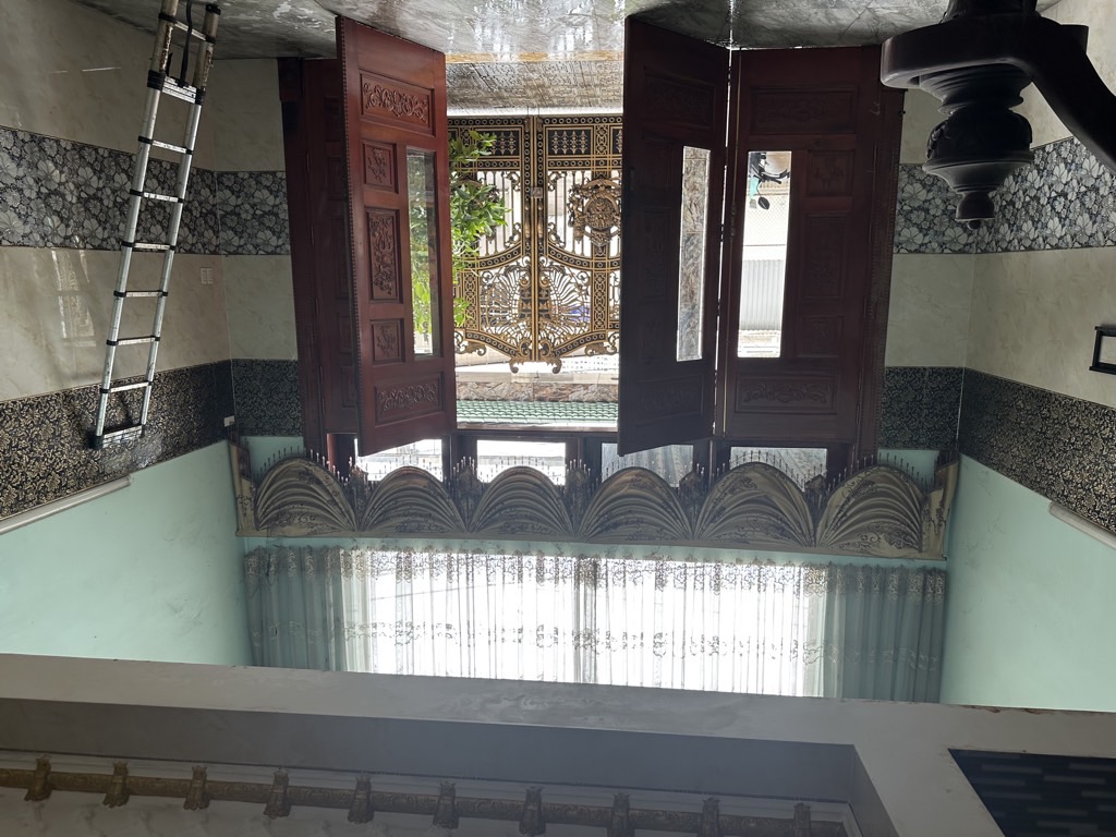BÁN NHÀ 4 TẦNG MẶT TIỀN KINH DOANH ĐỈNH SÁT TÊN LỬA NGANG LỚN 6M ĐƯỜNG 10M NHỈNH 10 TỶ