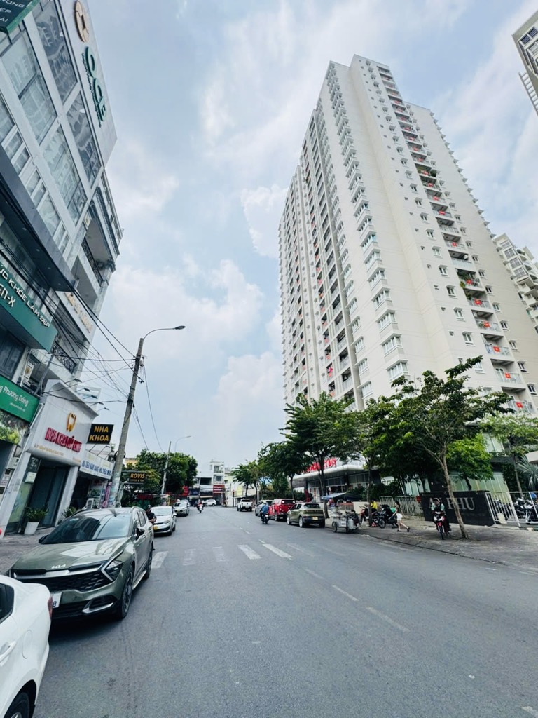 BÁN NHÀ AN LẠC DIỆN TÍCH KHỦNG 400M2 NGANG 20M SÁT VÕ VĂN KIỆT ĐƯỜNG 6M NHỈNH 20TỶ
