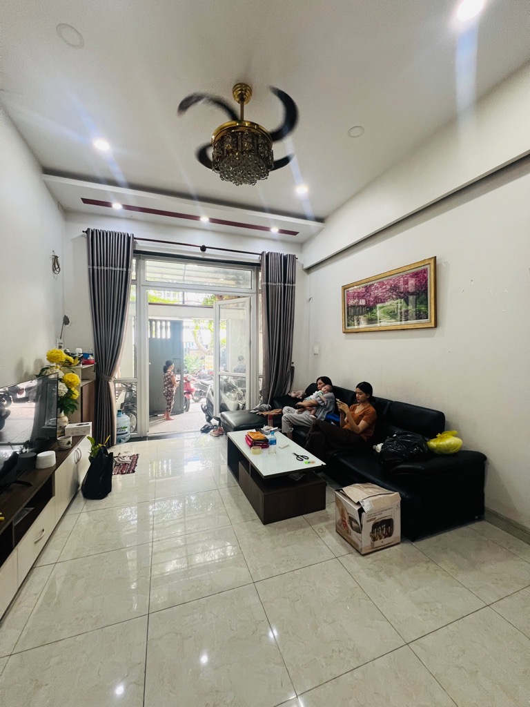 BÁN ĐẤT TẶNG NHÀ KHU VIP TÊN LỬA ĐƯỜNG 16M THU NHẬP 8TR/TH