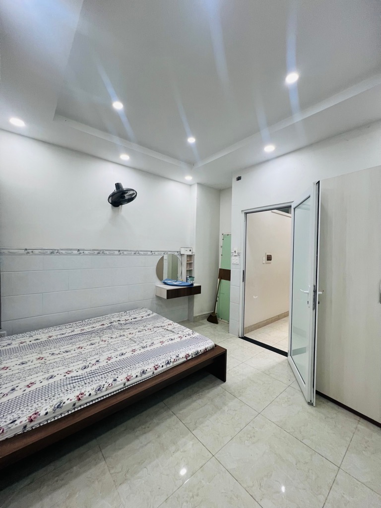 BÁN ĐẤT TẶNG NHÀ KHU VIP TÊN LỬA ĐƯỜNG 16M THU NHẬP 8TR/TH