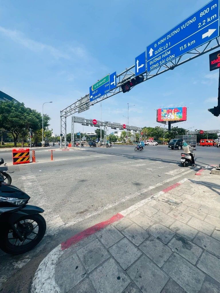 MẶT TIỀN KINH DOANH SÁT VÕ VĂN KIỆT, NGANG 18M, THU NHẬP 32 TRIỆU/THÁNG!  #tandatnhapho | 0918589234