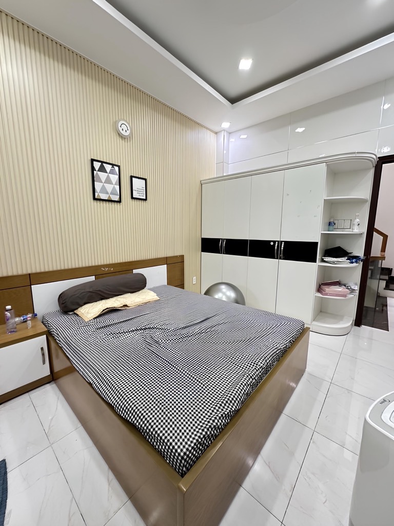 NHÀ MTKD TÊN LỬA NỐI DÀI, 4 TẦNG, NGANG 6M, 156M2, NHỈNH 17,5 TỶ!  #tandatnhapho | 0918.589.234