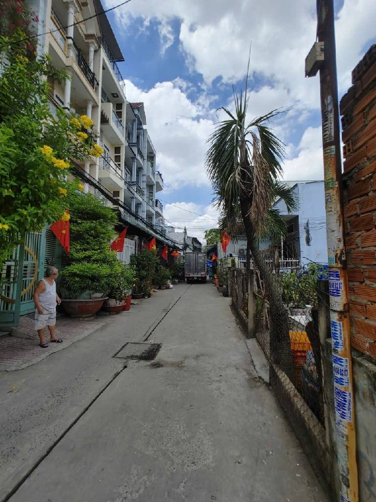 BÁN GẤP NHÀ MỚI ĐẸP KHU TÊN LỬA - NGANG 8M CỰC HIẾM - XE HƠI NGỦ TRONG NHÀ NHỈNH 7 TỶ! #tandatnhapho | 0918589234