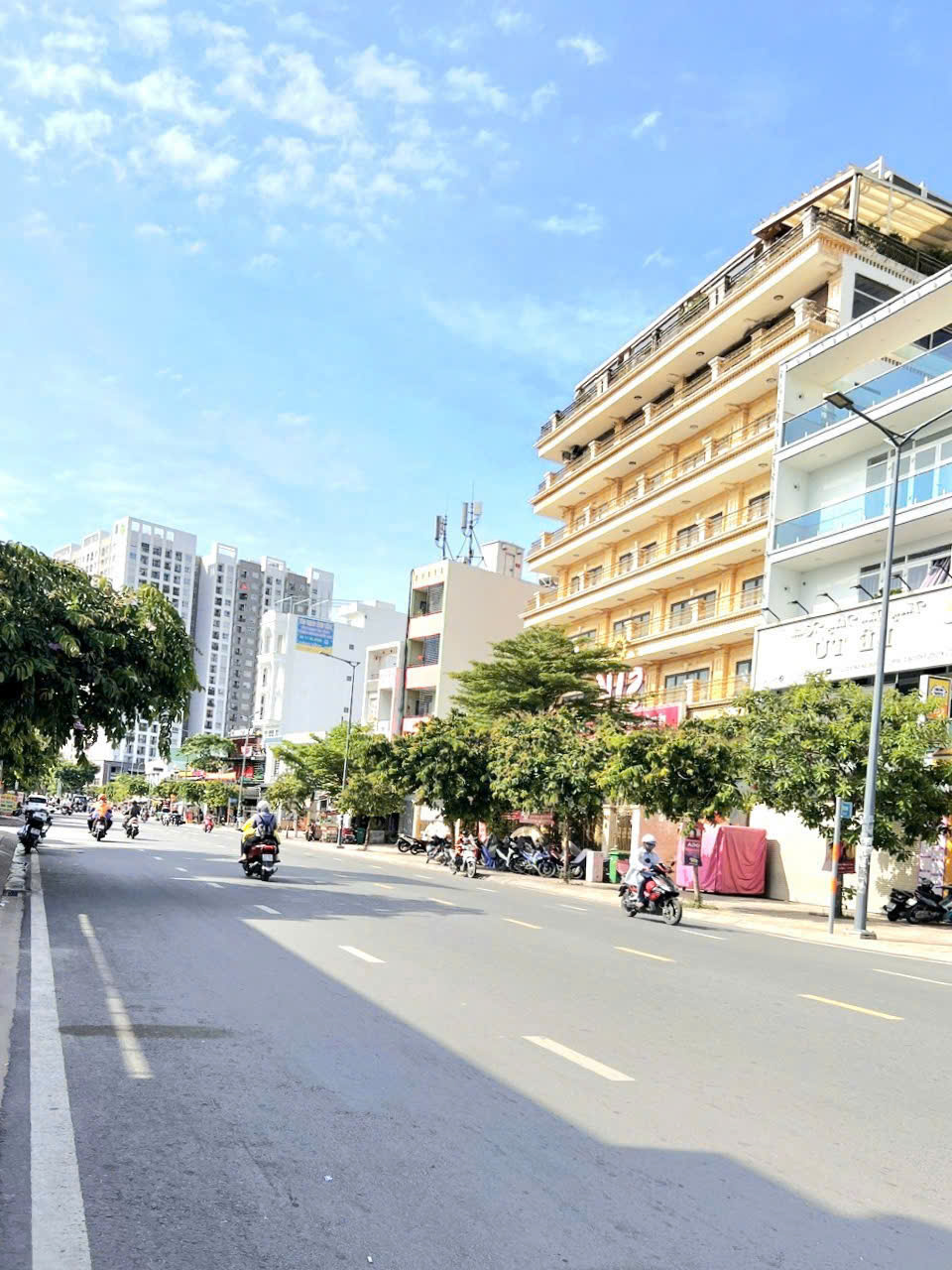 BÁN SIÊU CHDV 3 TẦNG GẦN KHU ĐẦM SEN 110M2 NGUỒN THU 82TR/TH NHIK 15 TỶ #tandatnhapho 0918.589.234
