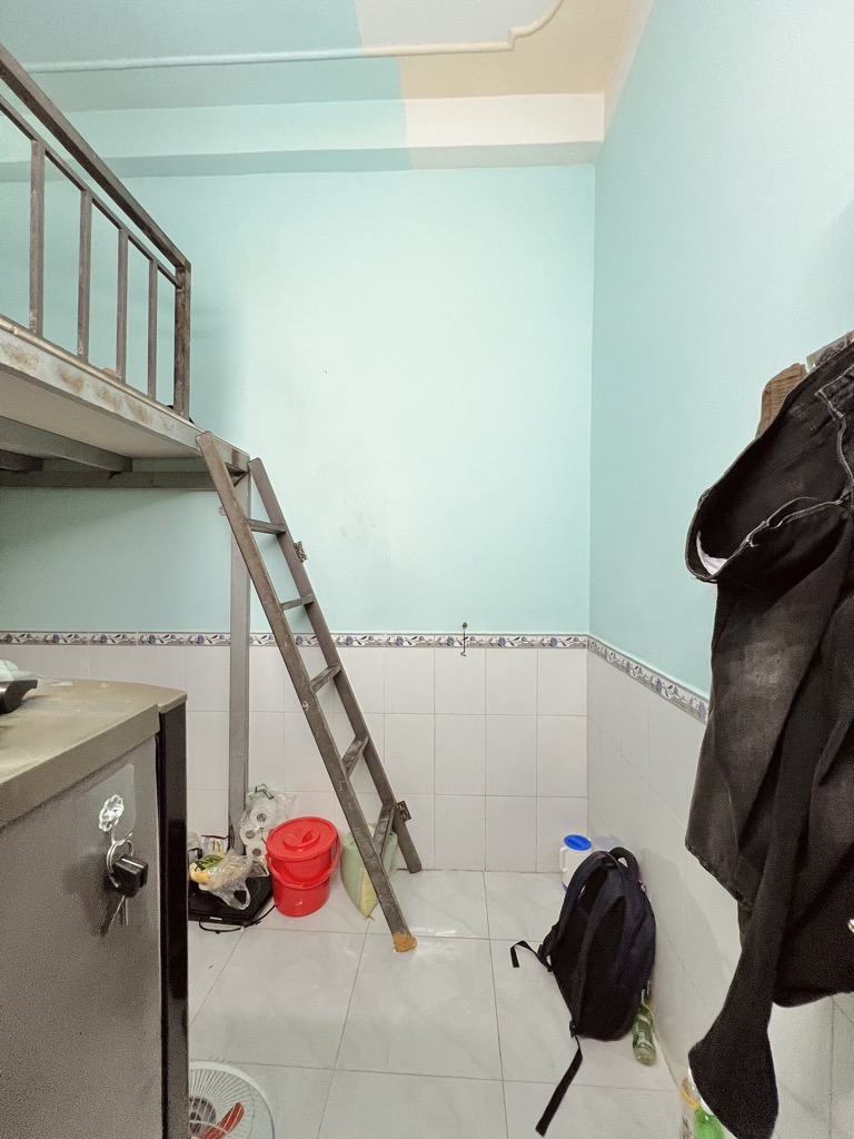 BÁN CĂN HỘ DỊCH VỤ 3 TẦNG SÁT KHU TÊN LỬA 140M2 NGANG KHỦNG 8M THU NHẬP 50TR/TH NHIK 6 TỶ  #tandatnhapho 0918.589.234