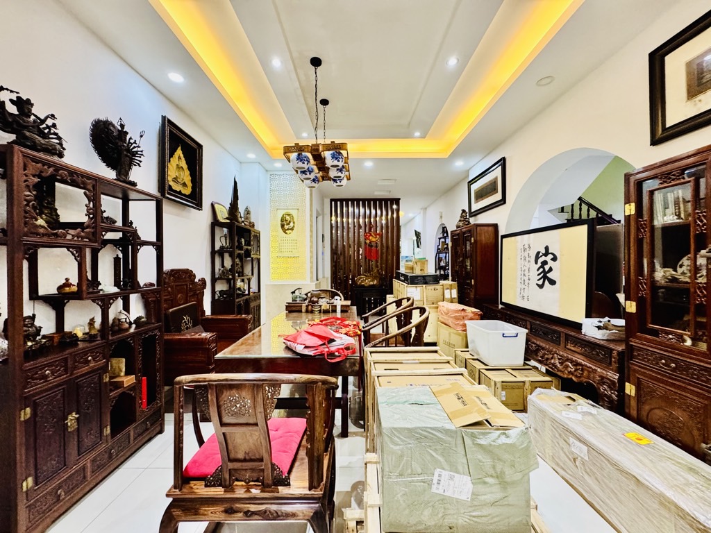 SIÊU PHẨM 4 TẦNG MẶT TIỀN KHU TÊN LỬA 180M2 NGANG KHỦNG 9M