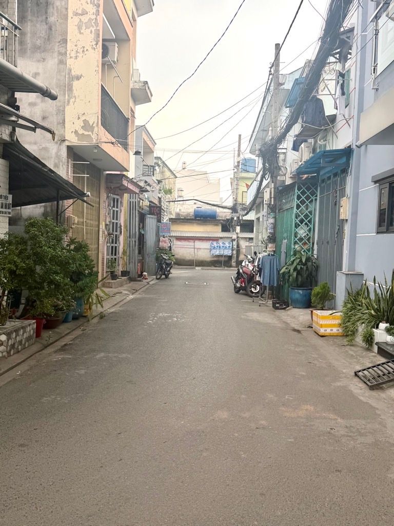 BÁN NHÀ SÁT KHU TÊN LỬA 48M2 HẺM XE HƠI NHIK 3,5 TỶ