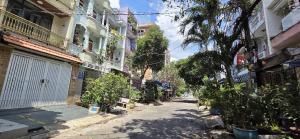 BÁN NHÀ SÁT KHU TÊN LỬA 102M2 NGANG 5M THU NHẬP 15 TR/TH NHIK 4 TỶ