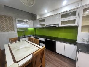 BÁN NHÀ ĐẸP AN LẠC SÁT AN DƯƠNG VƯƠNG 80M2 ĐƯỜNG 7M RỘNG THOÁNG TẶNG TOÀN BỘ NỘI THẤT CAO CẤP