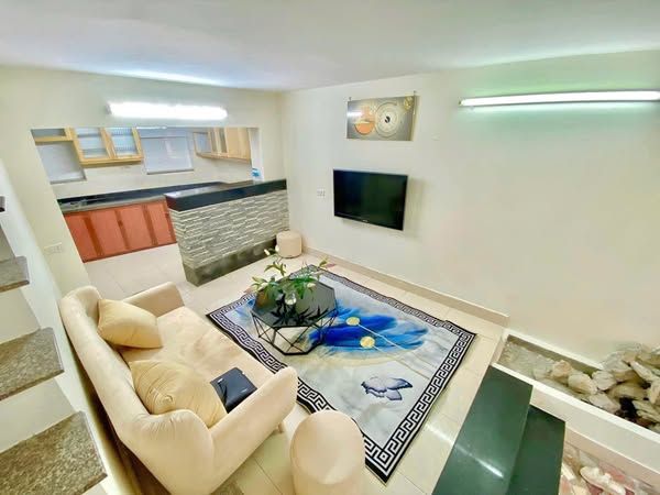 BÁN NHÀ TỪ LIÊM - NHỈNH 5 TỶ Nhà 4,5 tầng, 38m, mặt tiền rộng, ban công thoáng, full nội thất đẹp. Lh: Tiến Trần call/zalo 0972692263 được dẫn đi xem nhà ngay