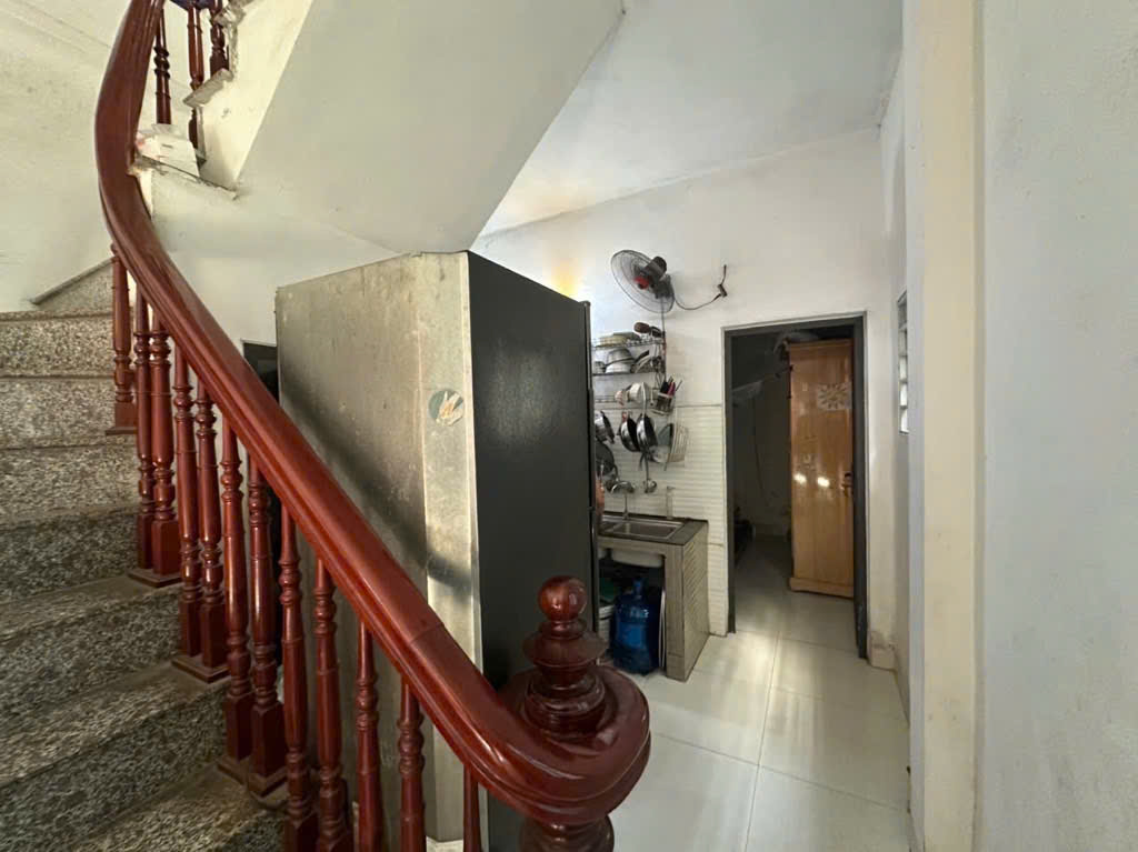 Nhà Yên Nghĩa, ngõ thẳng, thoáng; lô góc; nở hậu; 33,5 m2; Giá chỉ hơn 5 tỷ.