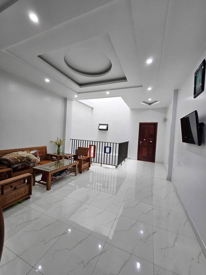 Nhà Đẹp - Giá Đẹp tại ngõ 68 Nguyễn Văn Linh, Thạch Bàn, Long Biên