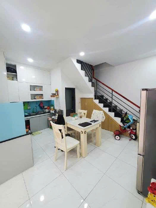 Nhà 3 tầng, Hoàng Hoa Thám, p7, Bình Thạnh