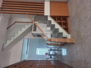 Chỉ 5.3.t.y có ngay nhà 3 lầu - xe hơi ngủ trong nhà - đường số 8, Bình Tân - SHR - vào ở ngay