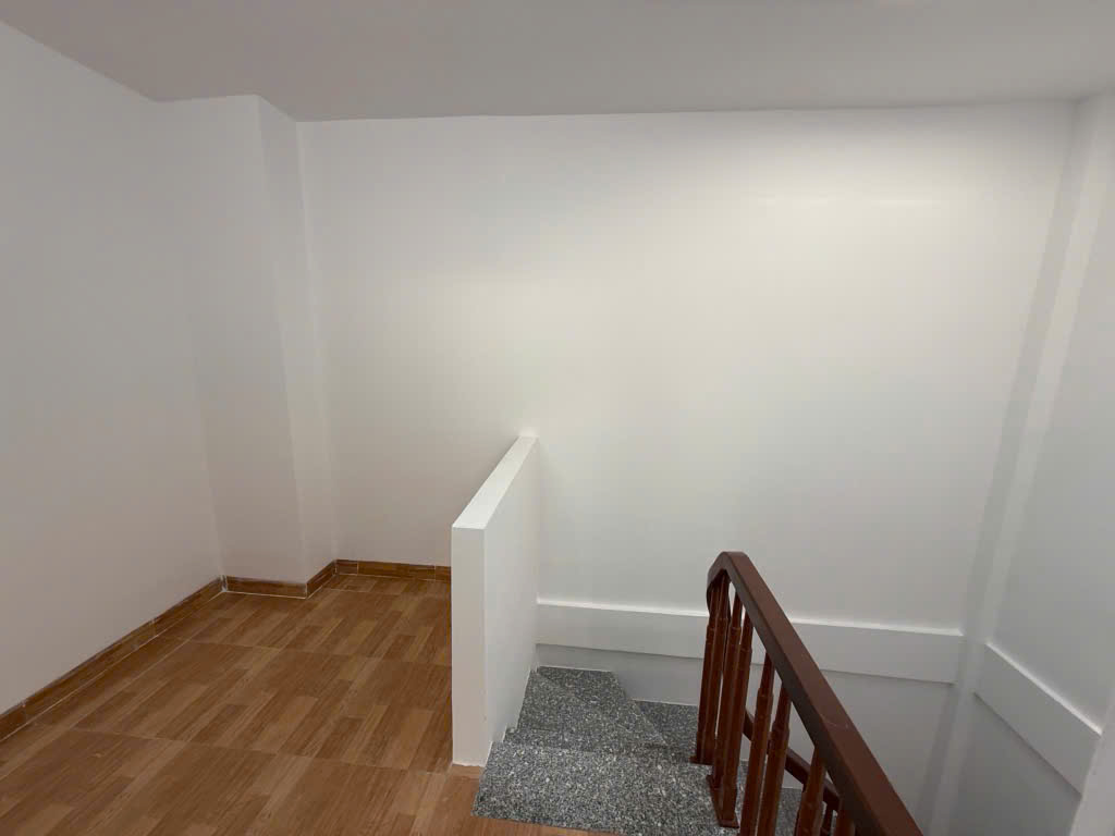 BÁN NHÀ MỚI XÂY PHỐ NGỌC TRÌ, ĐẦY ĐỦ CÔNG NĂNG
