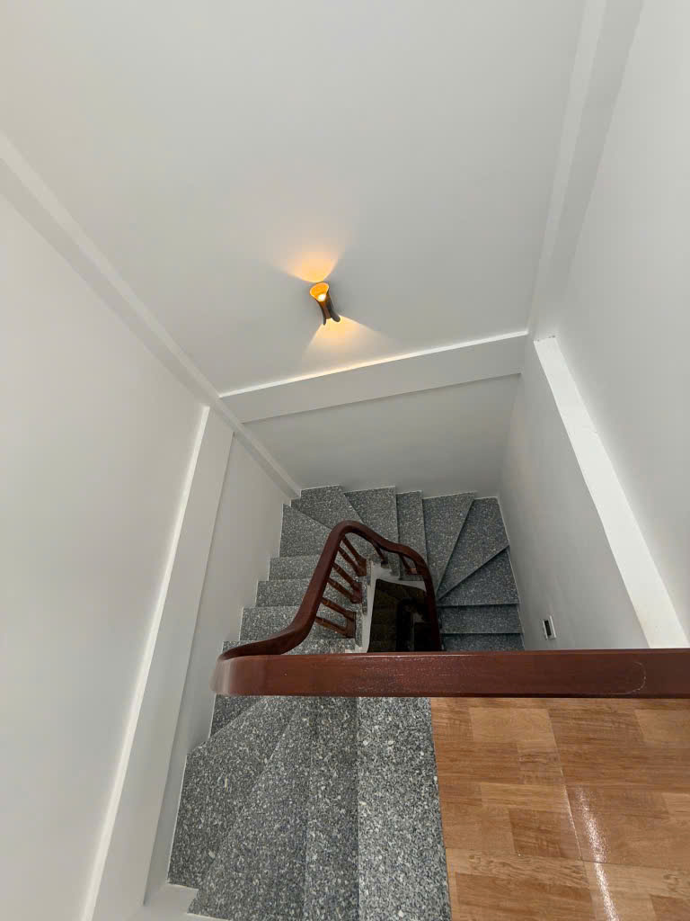 BÁN NHÀ MỚI XÂY PHỐ NGỌC TRÌ, ĐẦY ĐỦ CÔNG NĂNG