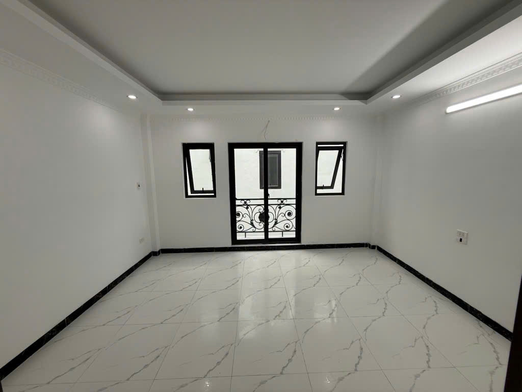 BÁN NHÀ MỚI XÂY PHỐ NGỌC TRÌ, ĐẦY ĐỦ CÔNG NĂNG