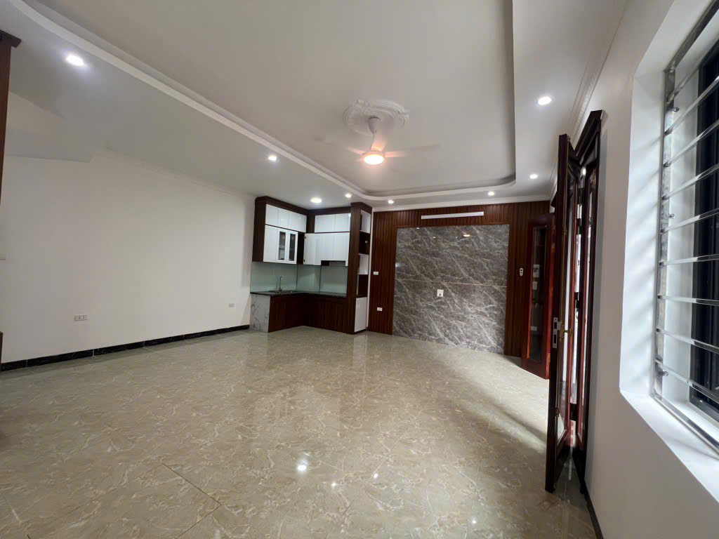 BÁN NHÀ MỚI XÂY PHỐ NGỌC TRÌ - SANG XỊN MỊN ĐẦY ĐỦ CÔNG NĂNG