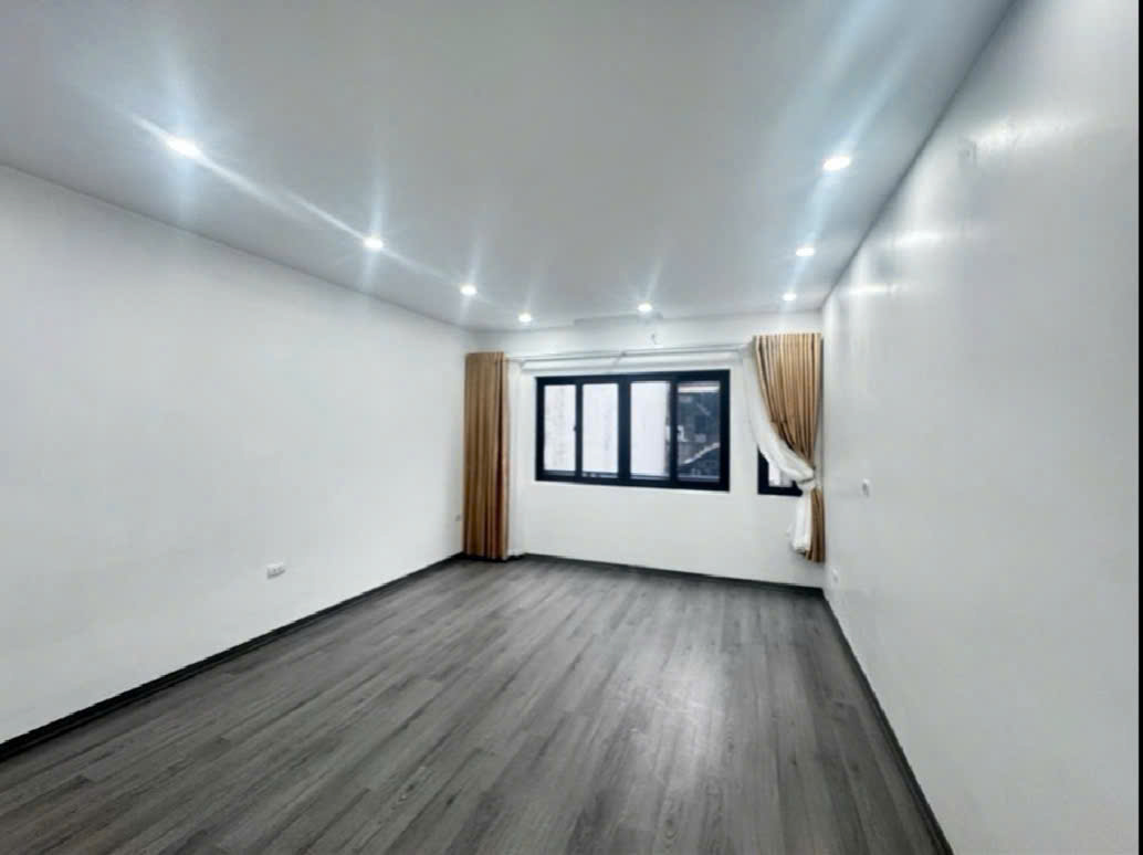 BÁN NHÀ PHỐ BỒ ĐỀ  - Ô TÔ ĐỖ CỬA