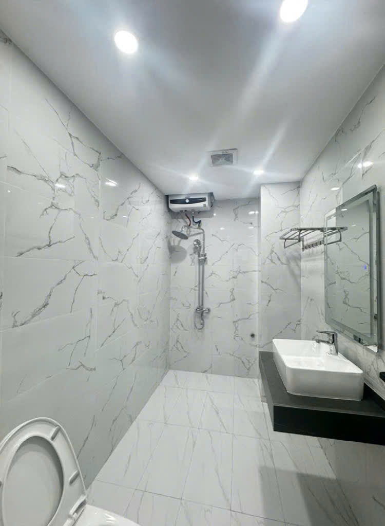 BÁN NHÀ PHỐ BỒ ĐỀ  - Ô TÔ ĐỖ CỬA