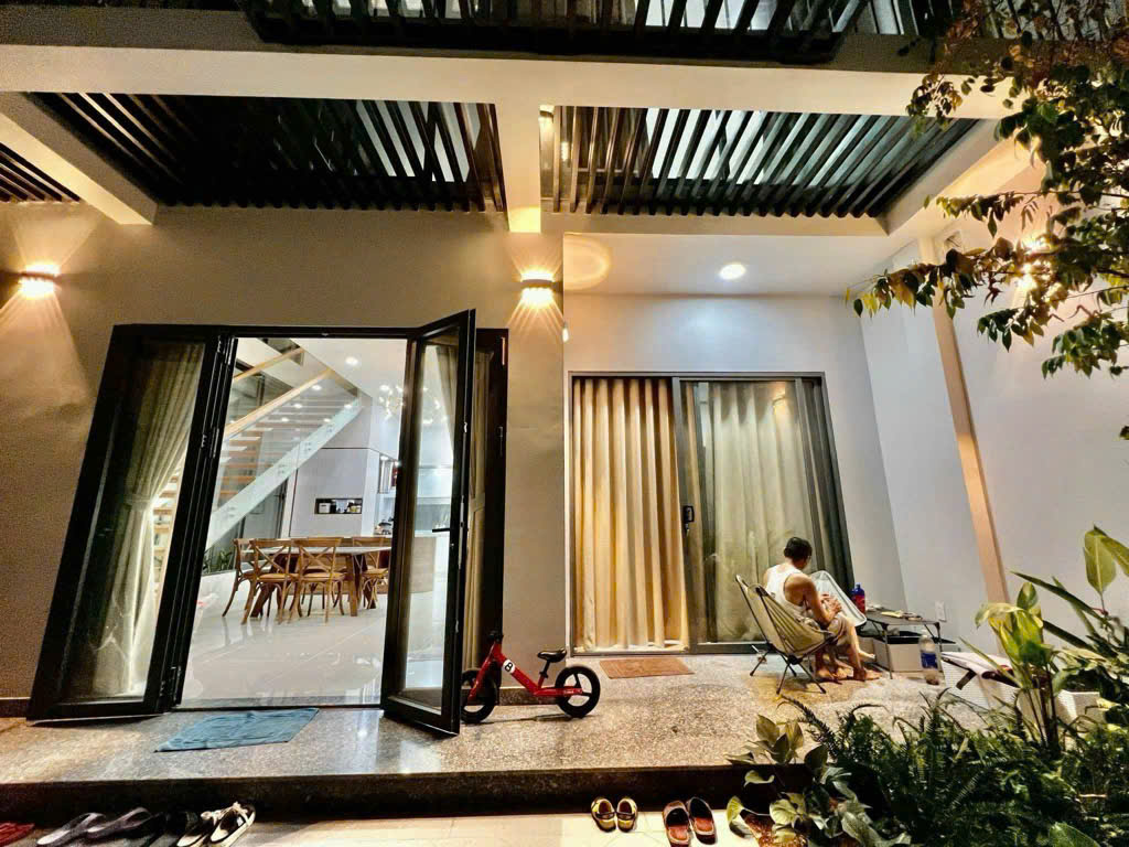 Bán nhà MT đường Nguyễn Hữu Tiến - Tân Phú - 160m2 - 4 tầng -  giá 19 tỷ
