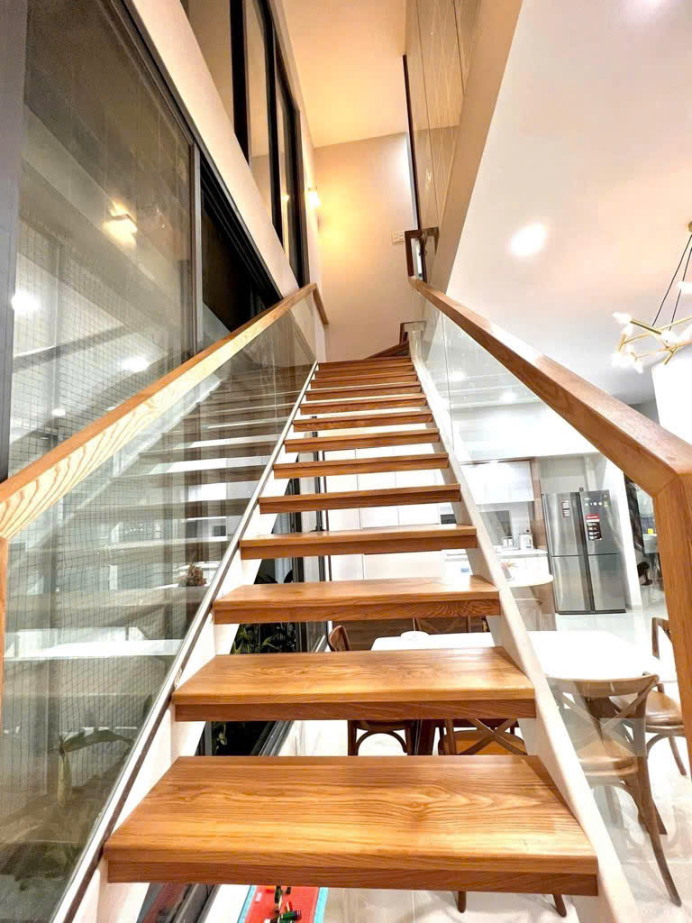 Bán nhà MT đường Nguyễn Hữu Tiến - Tân Phú - 160m2 - 4 tầng -  giá 19 tỷ