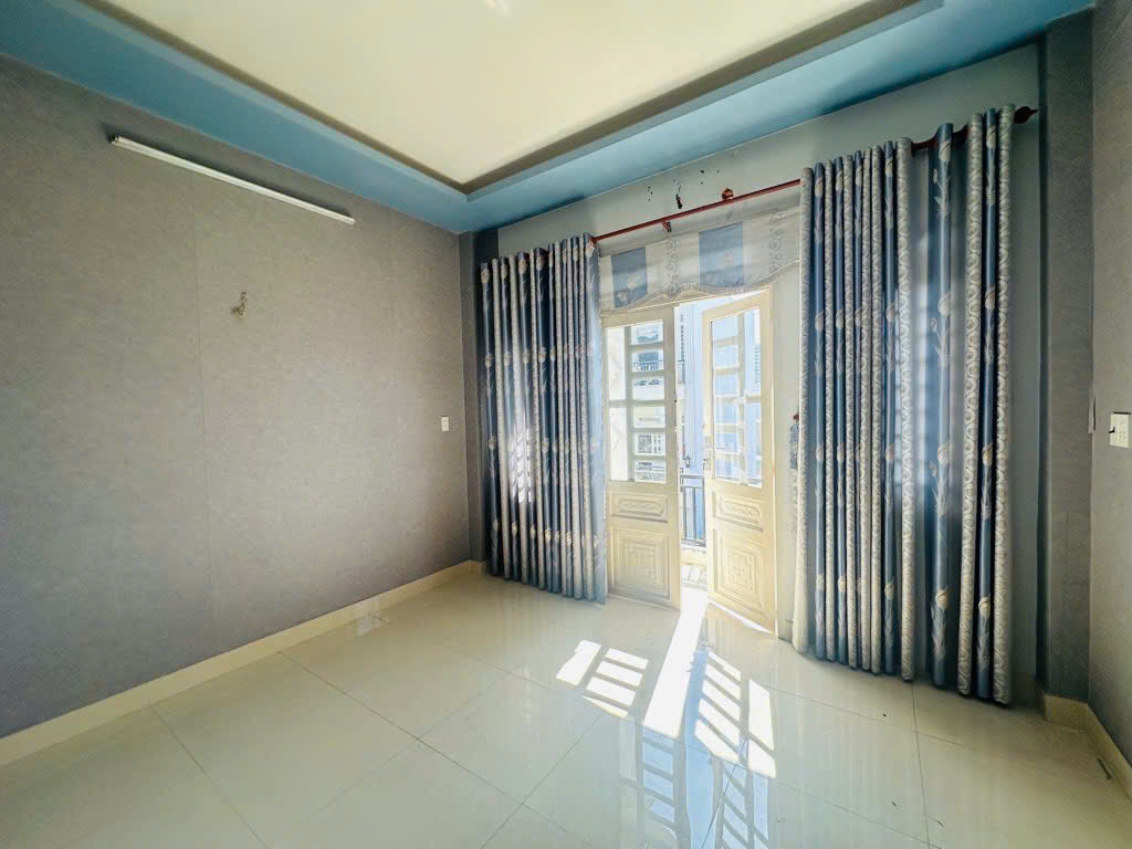 NHÀ ĐẸP 3 TẦNG ĐƯỜNG NGUYỄN ẢNH THỦ P. HIỆP THÀNH