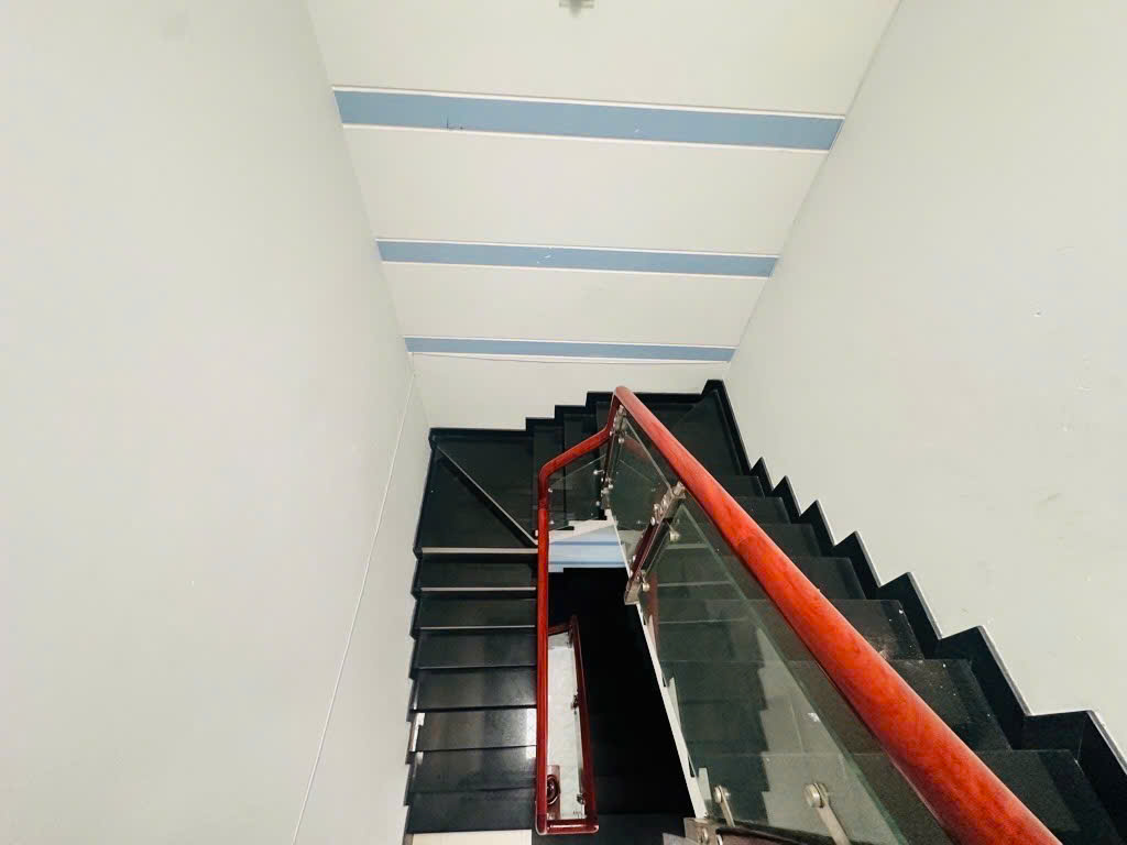 NHÀ ĐẸP 3 TẦNG ĐƯỜNG NGUYỄN ẢNH THỦ P. HIỆP THÀNH