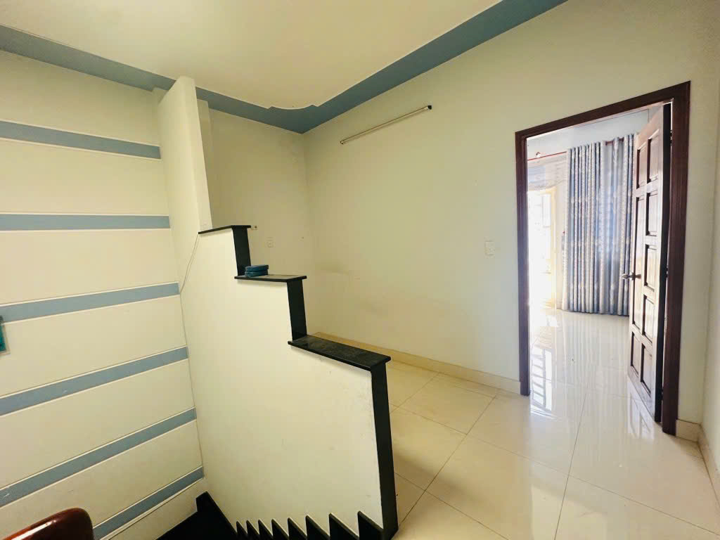 NHÀ ĐẸP 3 TẦNG ĐƯỜNG NGUYỄN ẢNH THỦ P. HIỆP THÀNH