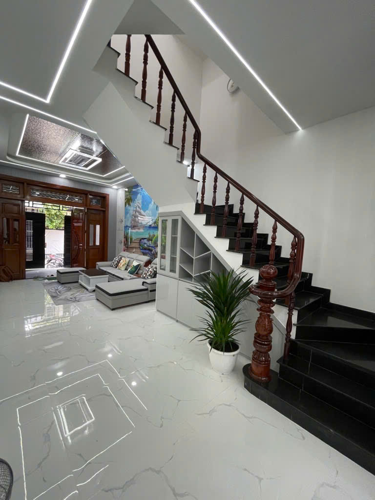 NHÀ XÂY XONG  MỚI  THIẾT KẾ PHONG CÁCH CHÂU ÂU