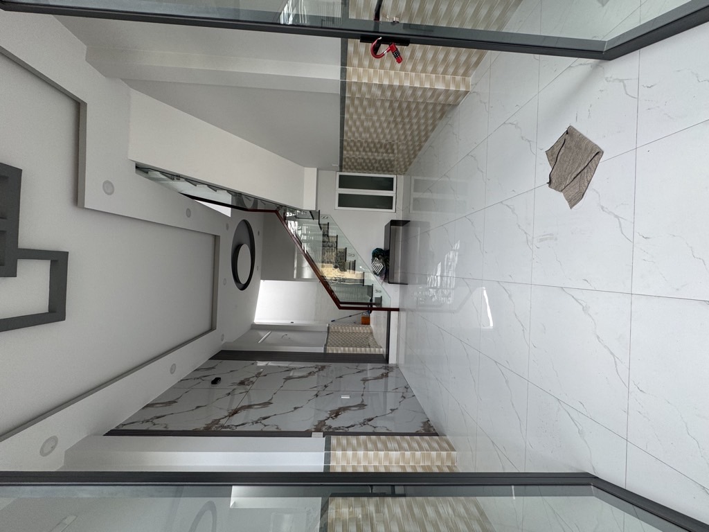 Bán nhà 2 tầng 50m2- Ngã tư Thủ đức - 5.4 tỷ