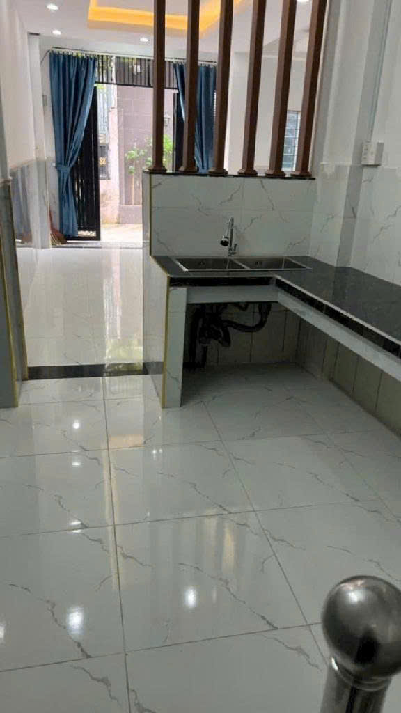 Nhà hẻm xe hơi