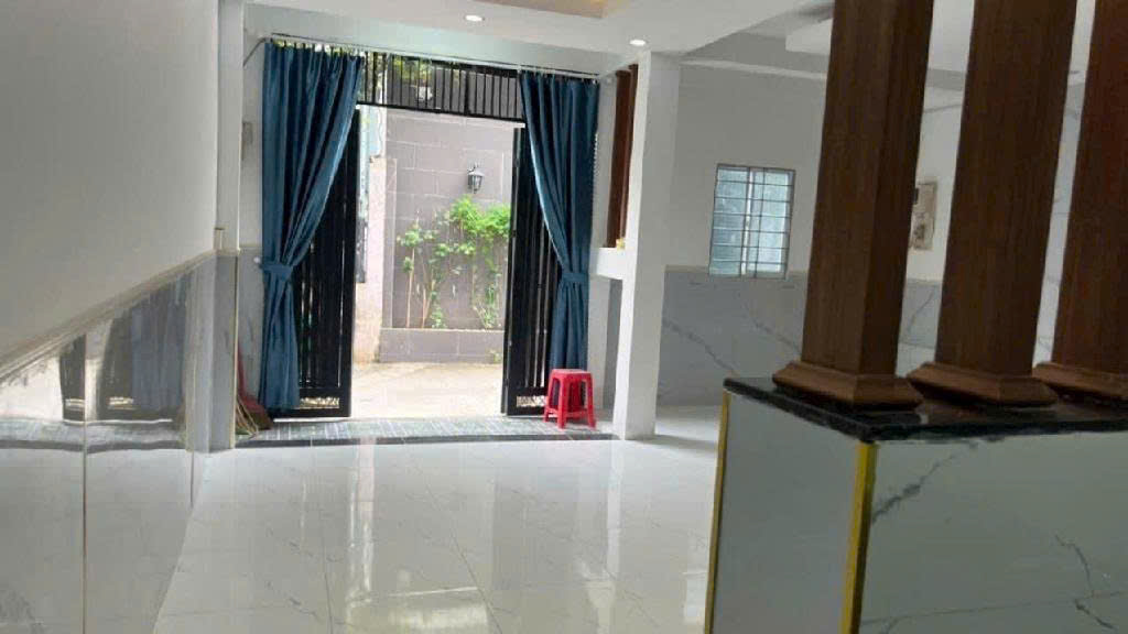 Nhà hẻm xe hơi