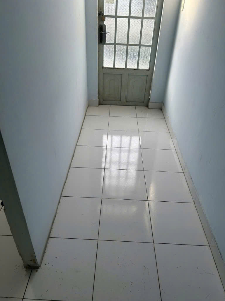 BÁN NHÀ ĐẸP 1 TRỆT 1 LẦU – GẦN VINCOM LÊ VĂN VIỆT – GIÁ 3.4 TỶ