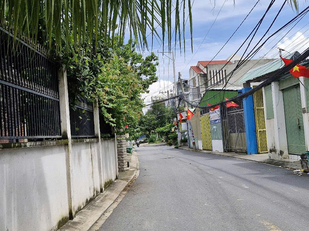 Nhà lầu lô góc 2 mặt tiền cực đẹp – Tăng Nhơn Phú T.P HCM