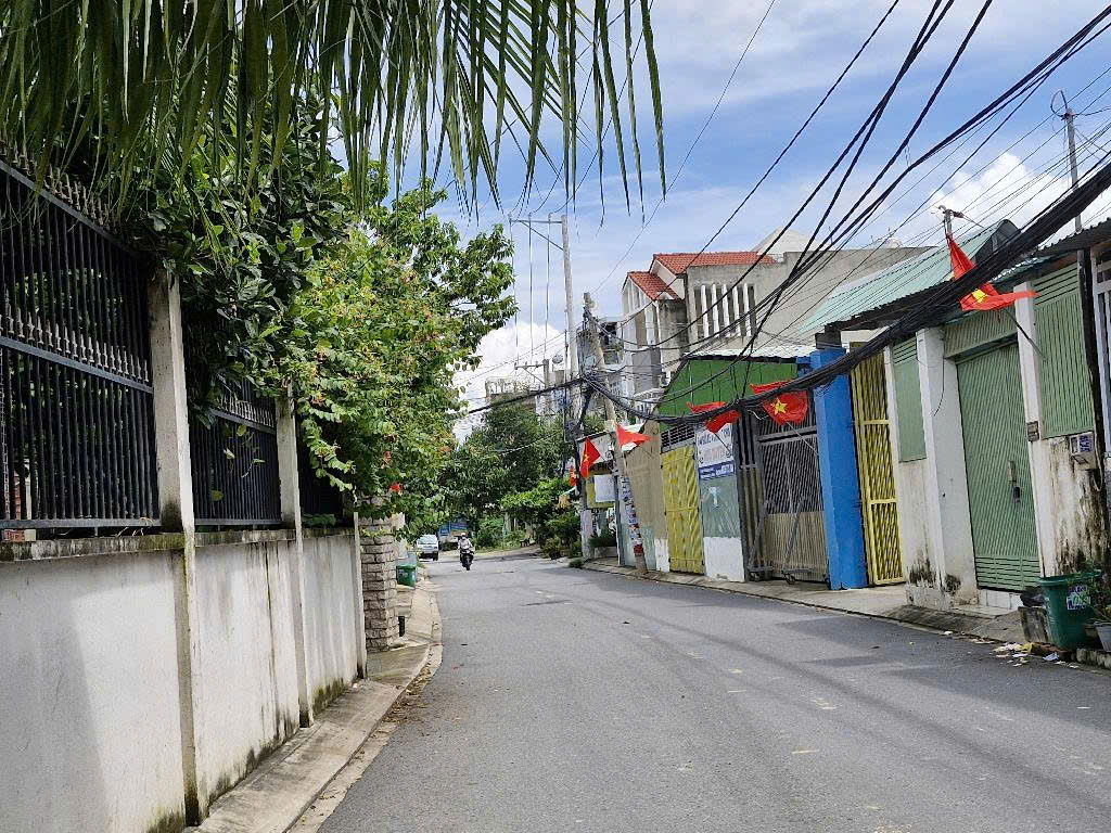 Nhà lầu lô góc 2 mặt tiền cực đẹp – Tăng Nhơn Phú T.P HCM