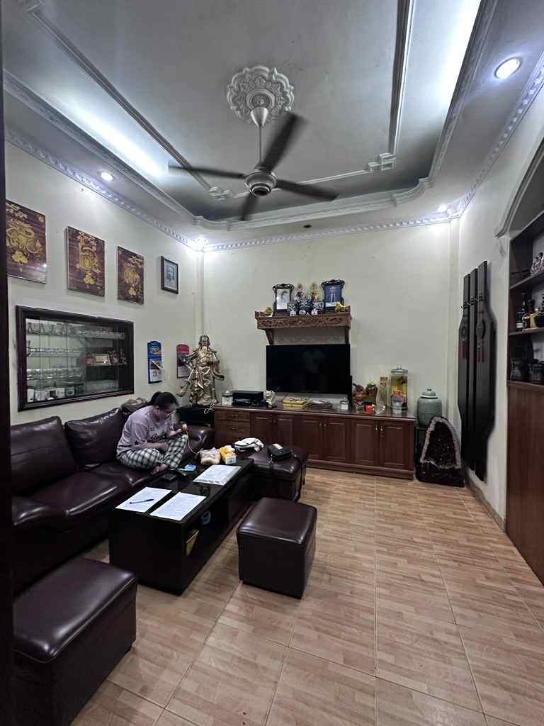 Bán nhà Kim Mã: 5 tầng, lo gốc, dân xây, 6.85 tỷ