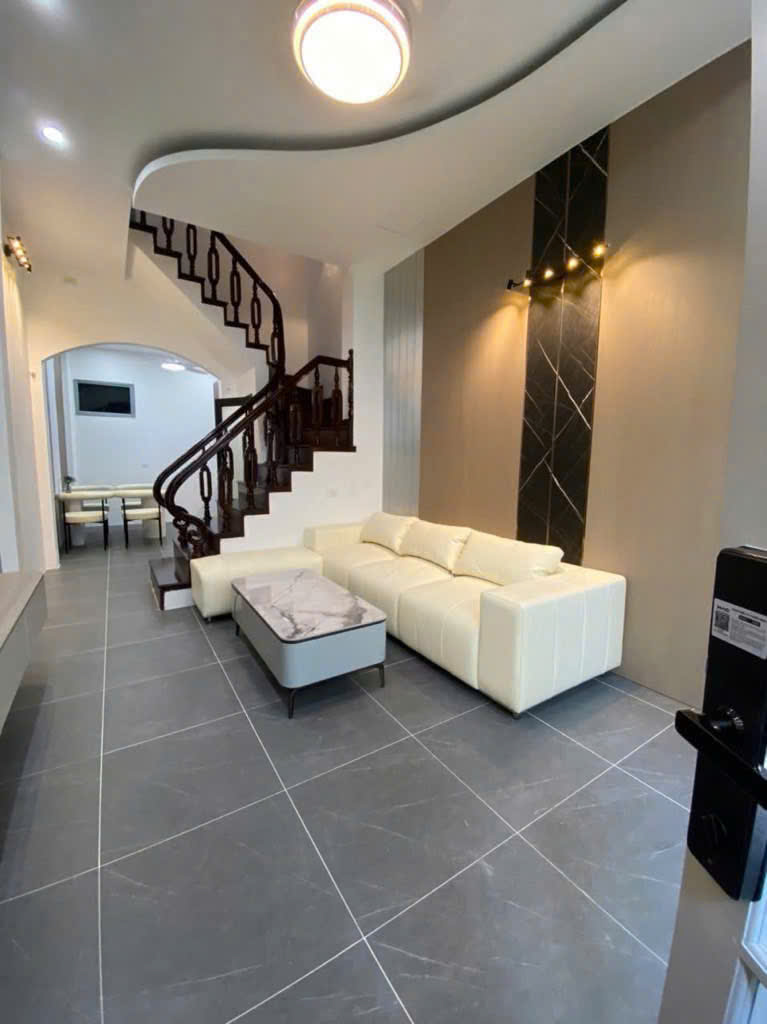 HOÀNG HOA THÁM – NHÀ ĐẸP LUNG LINH – CÓ SÂN RIÊNG – GẦN 50M² – NHỈNH 9 TỶ