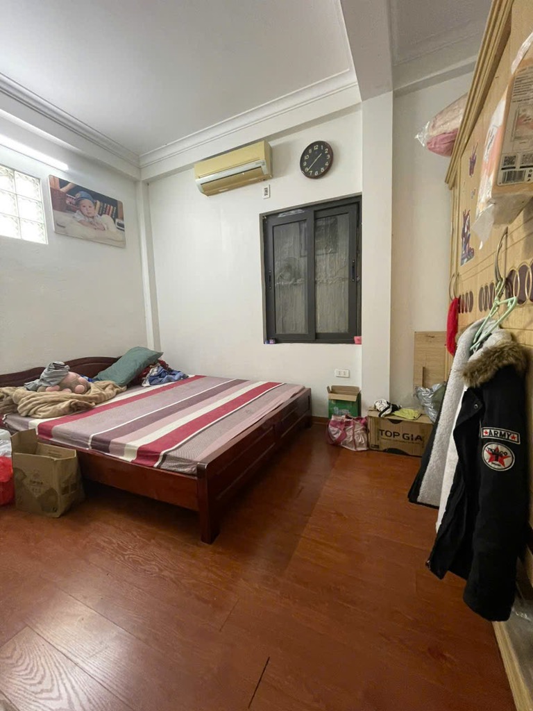 Bán nhà Đội Cấn - Ba Đình: 60m2, 5 Tầng, Dân Trí Cao, 8,5 Tỷ