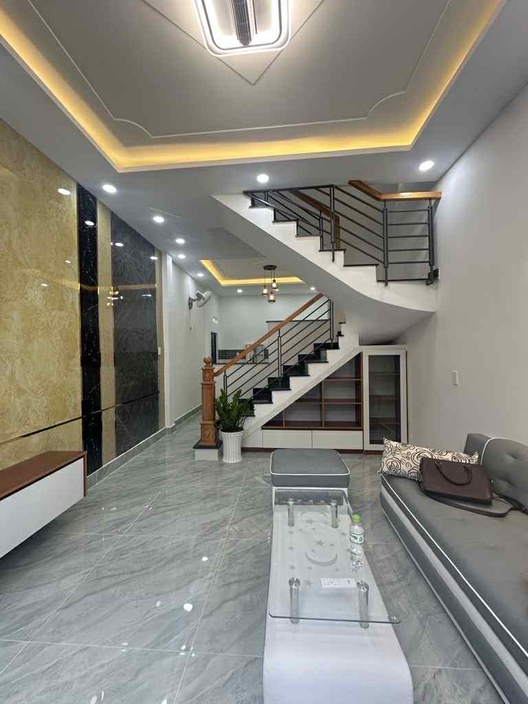 SIÊU PHẨM NGAY SÁT BẾN METRO – 40m2 SHR 2 TẦNG, 3PN, TẶNG FULL NỘI THẤT CHỈ 3.86 TỶ