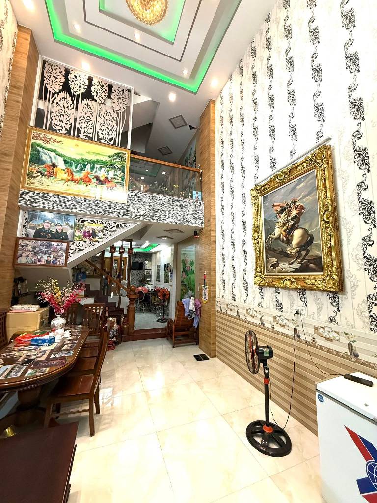 Siêu phẩm TÂN CỔ ĐIỂN đẹp xuất sắc- Khu đồng bộ xe hơi ngủ trong nhà - gần CV Làng Hoa
