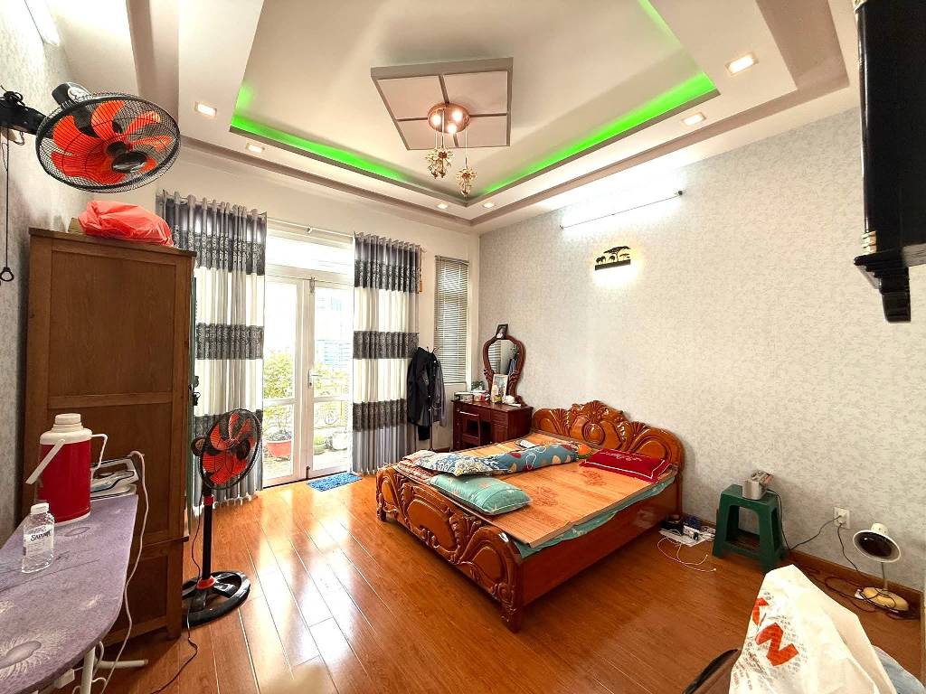 Siêu phẩm TÂN CỔ ĐIỂN đẹp xuất sắc- Khu đồng bộ xe hơi ngủ trong nhà - gần CV Làng Hoa