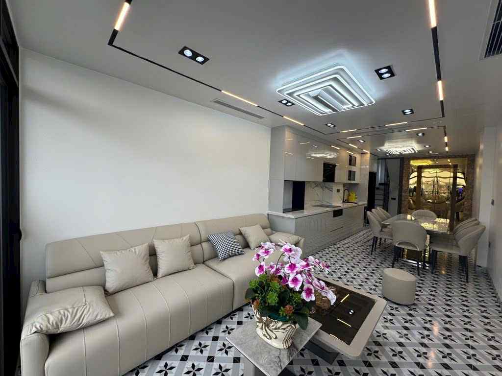 Siêu phẩm Ngọc Thụy tiện ích cực đẹp