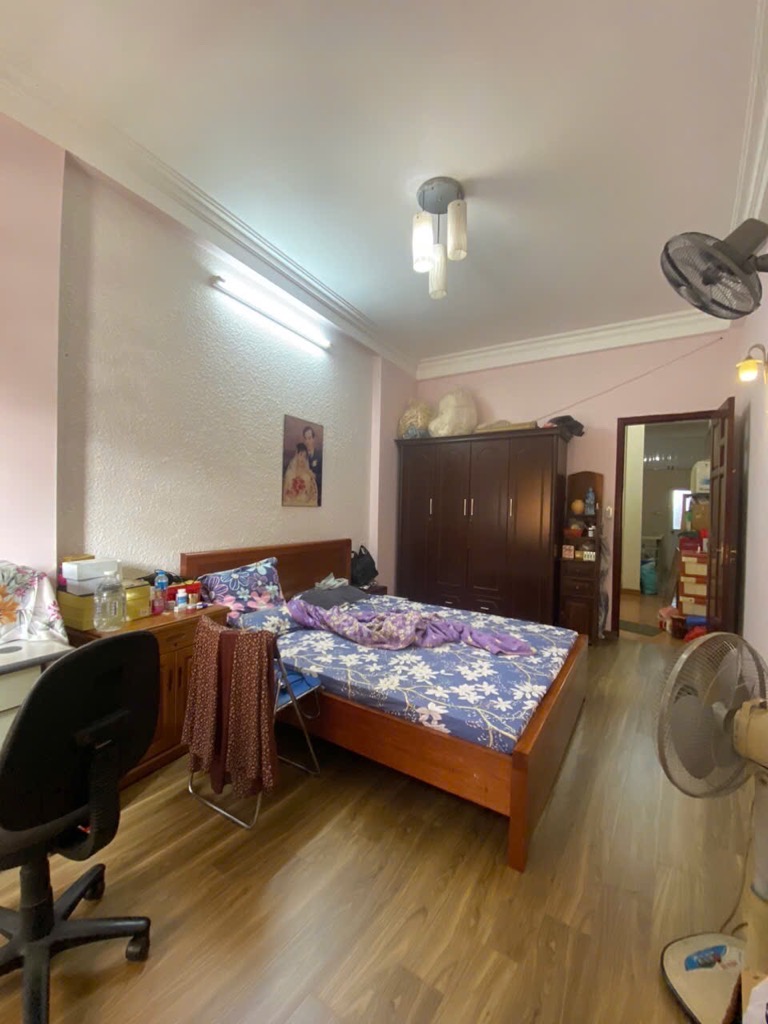 Bán gấp nhà tại Lê Duẩn, Hai Bà Trưng, dt 54m², mt 4.2m, giá chỉ 8.8 tỷ