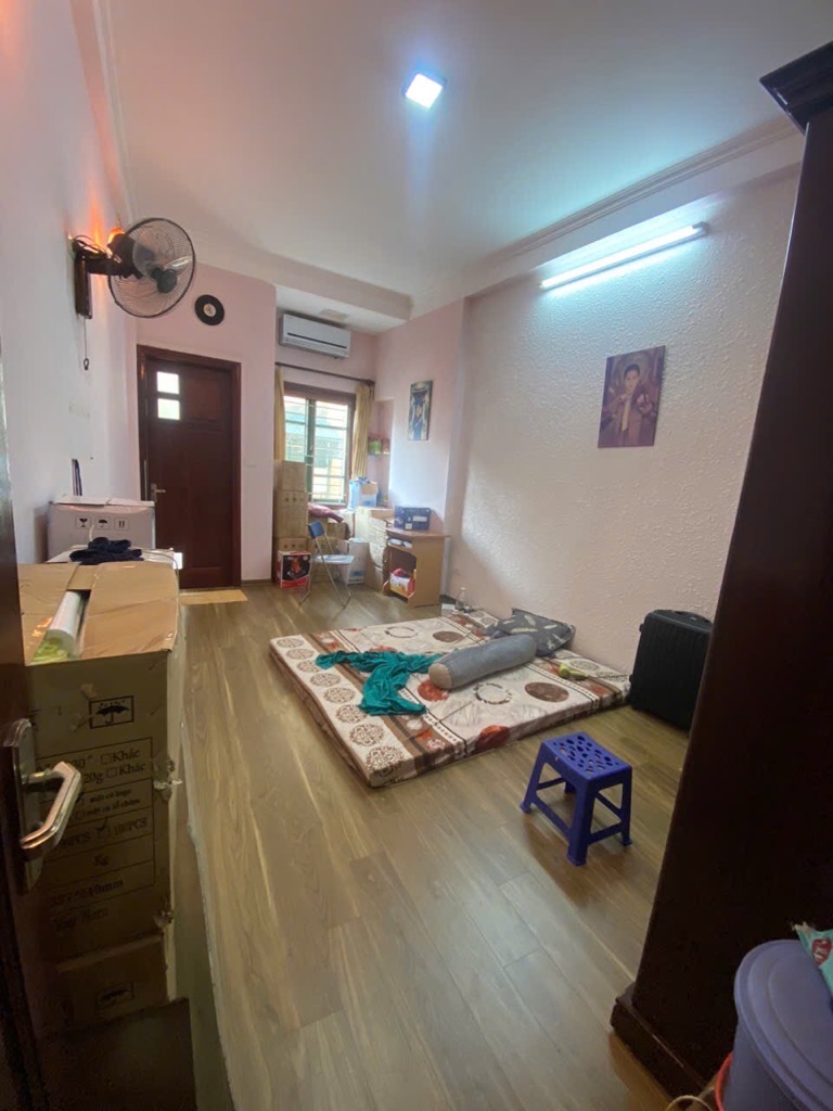 Bán gấp nhà tại Lê Duẩn, Hai Bà Trưng, dt 54m², mt 4.2m, giá chỉ 8.8 tỷ