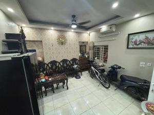 Bán nhà Yên Phụ, Tây Hồ, DT 30m2, 4T, MT 4.5m chỉ hơn 6 ty