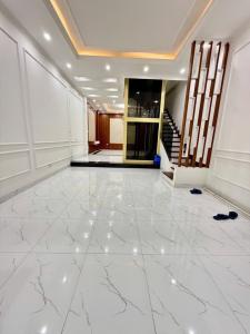 Quan Nhân - Nhà đẹp 2 mặt thoáng - Ô tô đỗ cửa